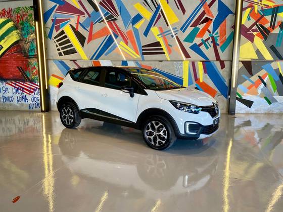 RENAULT CAPTUR 1.6 16V SCE FLEX LIFE X-TRONIC RENAULT CAPTUR 1.6 16V SCE FLEX LIFE X-TRONIC